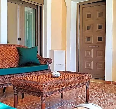 A & A For 4 Pax. 2* Skiathos stad
