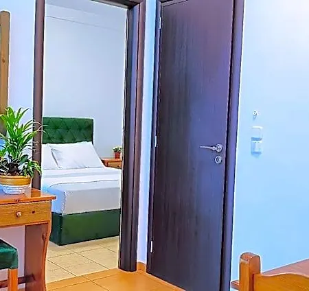 A & A For 4 Pax. Hotell Skiathos stad