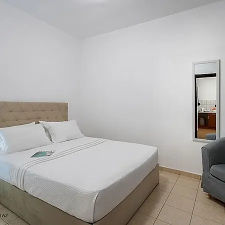 A & A For 4 Pax. 2* Skiathos stad